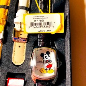 $895 Disney Mickey Mouse Invicta Watch Set Limited Ed